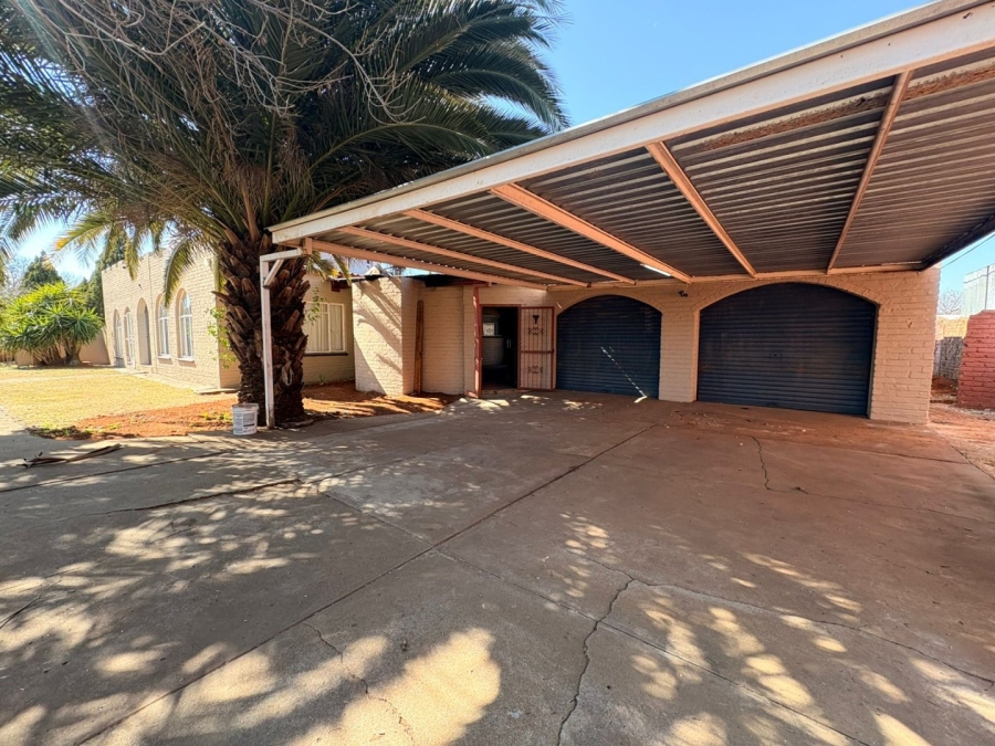 4 Bedroom Property for Sale in Stilfontein Ext 4 North West